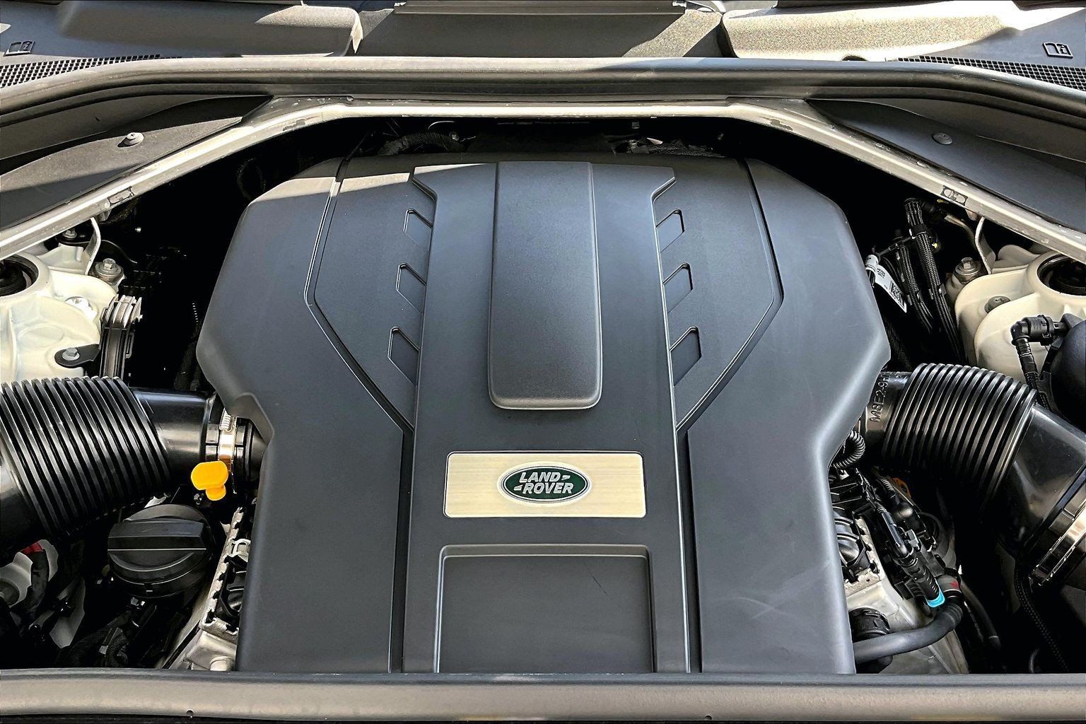 Certified 2023 Land Rover Range Rover SE AWD/4WD image 9