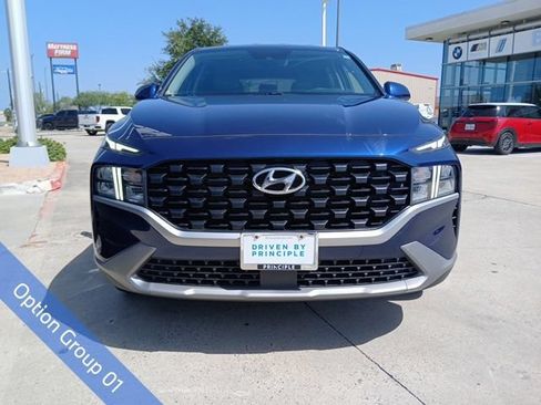 Used 2023 Hyundai Santa Fe SE AWD/4WD image 2