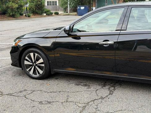 Used 2019 Nissan Altima 2.5 SV AWD/4WD image 16
