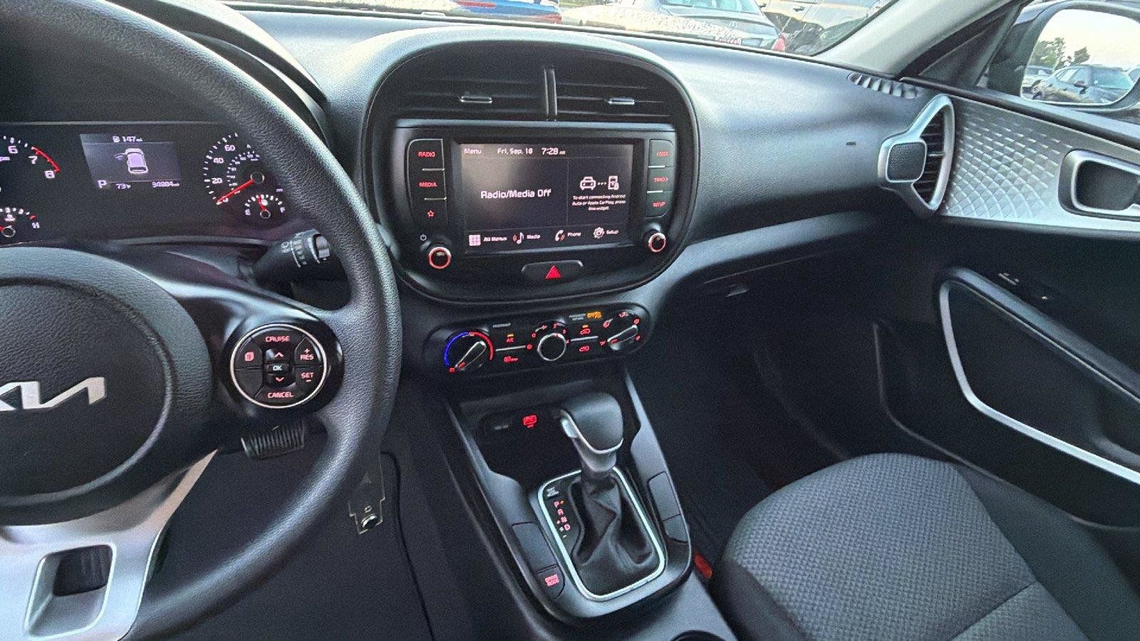 Used 2022 Kia Soul LX FWD image 5