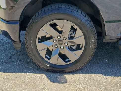 Used 2023 Ford F150 Lightning Lariat AWD/4WD image 12