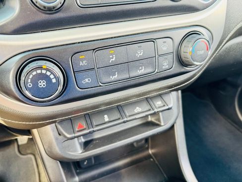 Used 2016 GMC Canyon SLE image 19