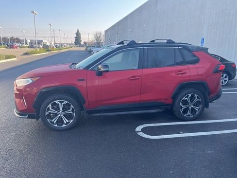 Used 2021 Toyota RAV4 XSE w/ Weather Package image 8