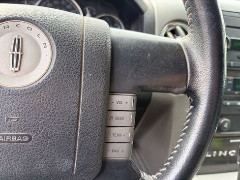 Used 2007 Lincoln Mark LT 4x4 image 15