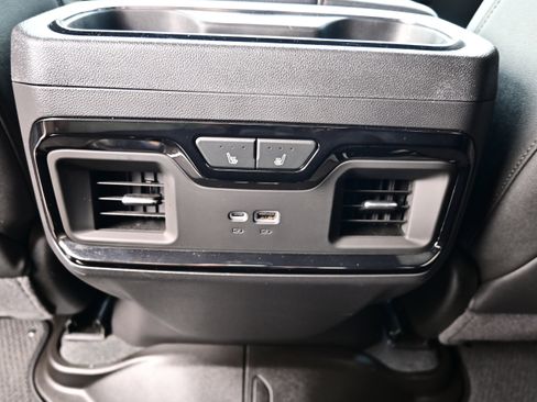 Used 2025 GMC Sierra 1500 AT4 w/ AT4 Premium Package AWD/4WD image 17