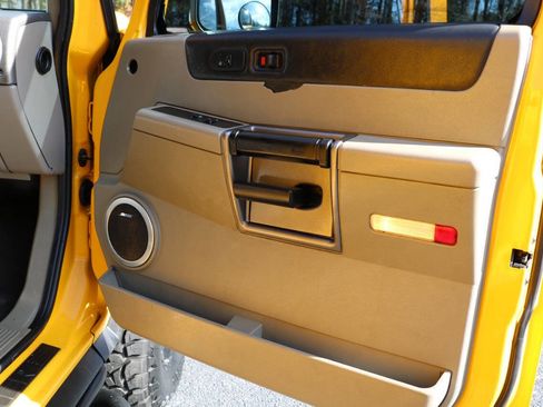 Used 2003 HUMMER H2 Base 4dr 4WD SUV w/ Preferred Equipment Group image 78