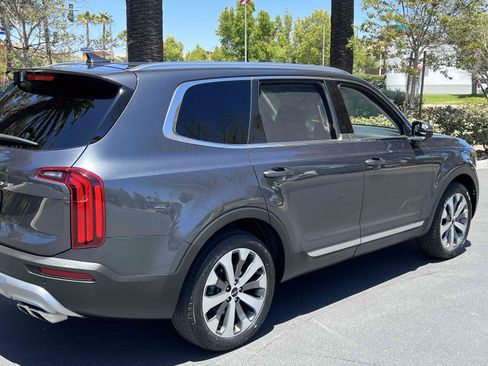 Used 2022 Kia Telluride EX w/ EX Premium Package FWD image 50