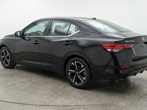 Used 2025 Nissan Sentra SV image 6