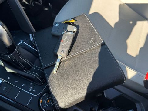 Used 2021 Volkswagen Tiguan SE R-Line w/ 3rd Row Seat Package image 40