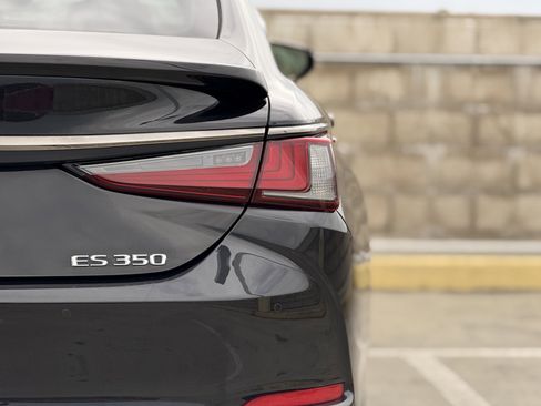 Certified 2024 Lexus ES 350 F Sport w/ Accessory Package (Z2) image 13