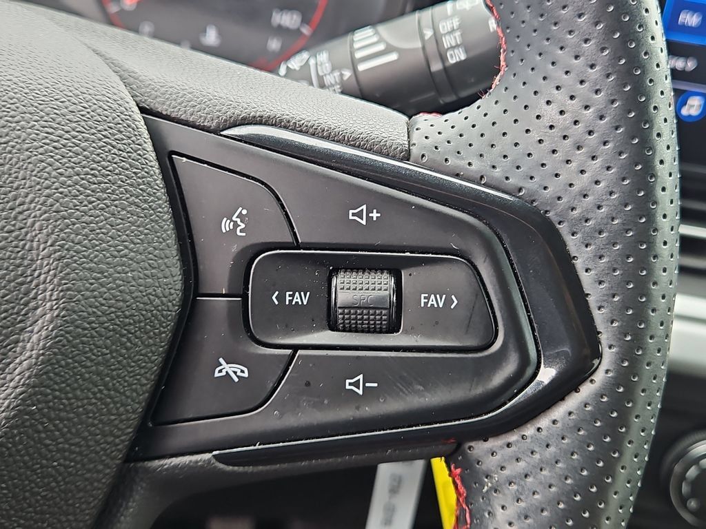 Used 2024 Chevrolet Trax RS FWD image 26