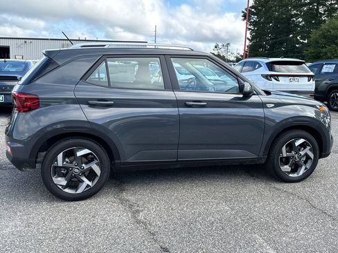 New 2025 Hyundai Venue SEL image 6