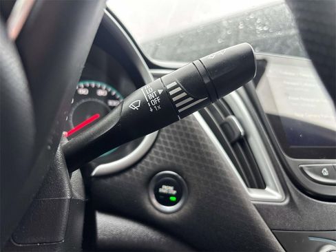 Used 2024 Chevrolet Malibu LT image 30