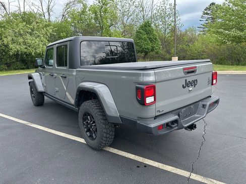 Used 2022 Jeep Gladiator Mojave AWD/4WD image 5