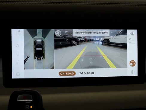 Used 2022 Land Rover Defender 90 X-Dynamic S image 14