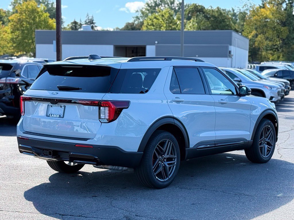 New 2027 Ford Explorer ST-Line w/ Premium Package AWD/4WD image 37