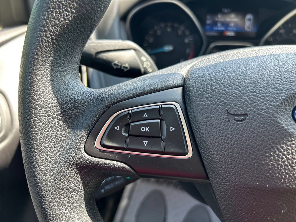 Used 2015 Ford Focus S FWD image 21
