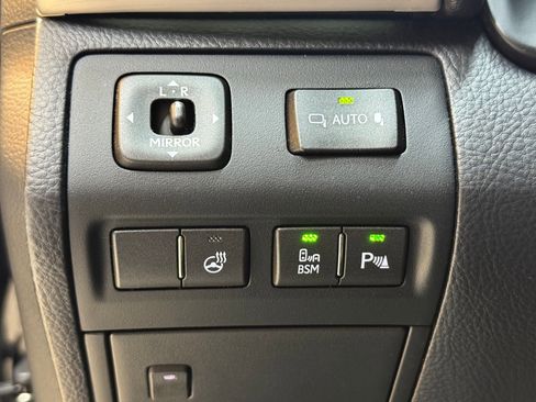 Used 2014 Lexus LS 460 AWD image 29