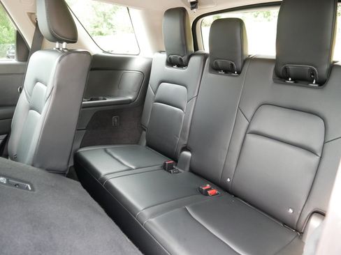 Certified 2024 Nissan Pathfinder SL AWD/4WD image 36