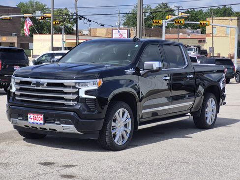 Used 2024 Chevrolet Silverado 1500 High Country AWD/4WD image 1