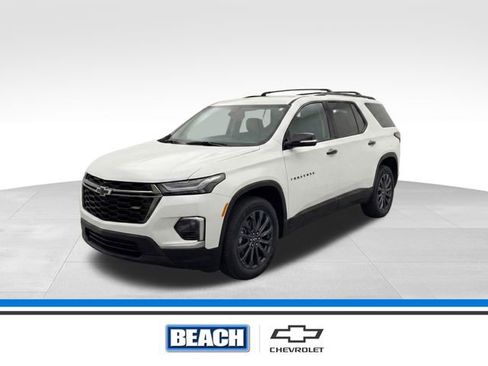 Used 2023 Chevrolet Traverse RS image 1