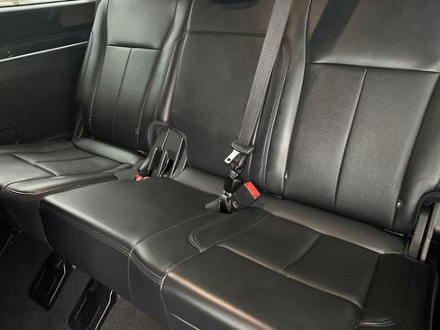 Certified 2024 Ford Expedition XLT image 15