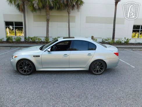 Used 2006 BMW M5 image 32