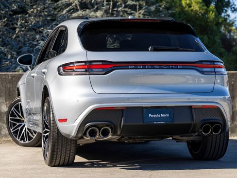 New 2026 Porsche Macan image 3