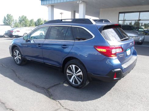 Used 2019 Subaru Outback 3.6R Limited w/ Popular Package #2 AWD/4WD image 3