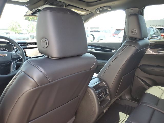 Certified 2025 Cadillac XT5 Premium Luxury w/ LPO, Floor Liner Package AWD/4WD image 30