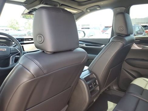 Certified 2025 Cadillac XT5 Premium Luxury w/ LPO, Floor Liner Package AWD/4WD image 30