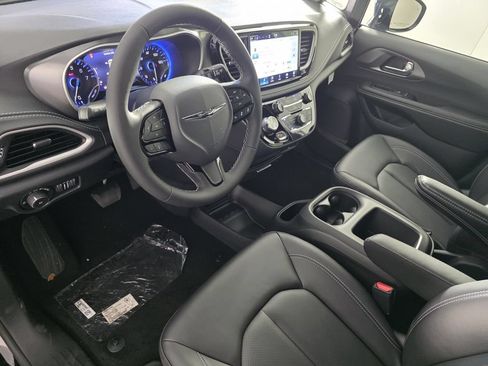 New 2026 Chrysler Pacifica Select w/ S Appearance Package FWD image 12