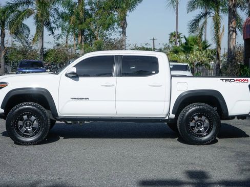 Used 2021 Toyota Tacoma TRD Off-Road w/ Technology Package AWD/4WD image 5