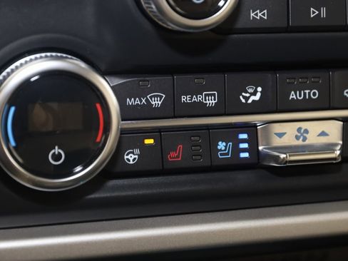 Used 2022 Ford Expedition XLT image 8