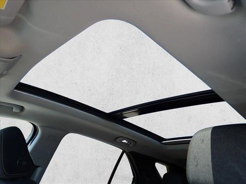 Used 2018 Chevrolet Equinox LT w/ Sun & Infotainment Package AWD/4WD image 25