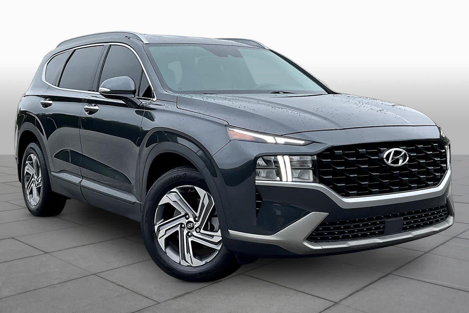 Used 2023 Hyundai Santa Fe SEL FWD image 3