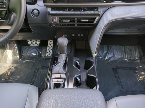 Used 2026 Toyota Camry SE w/ Convenience Package FWD image 18