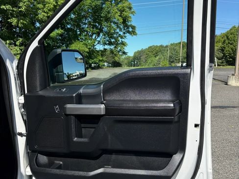 Used 2018 Ford F150 XLT w/ Equipment Group 302A Luxury AWD/4WD image 36