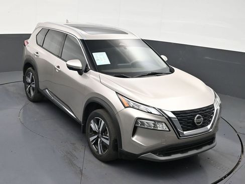 Used 2021 Nissan Rogue SL w/ Premium Package image 19