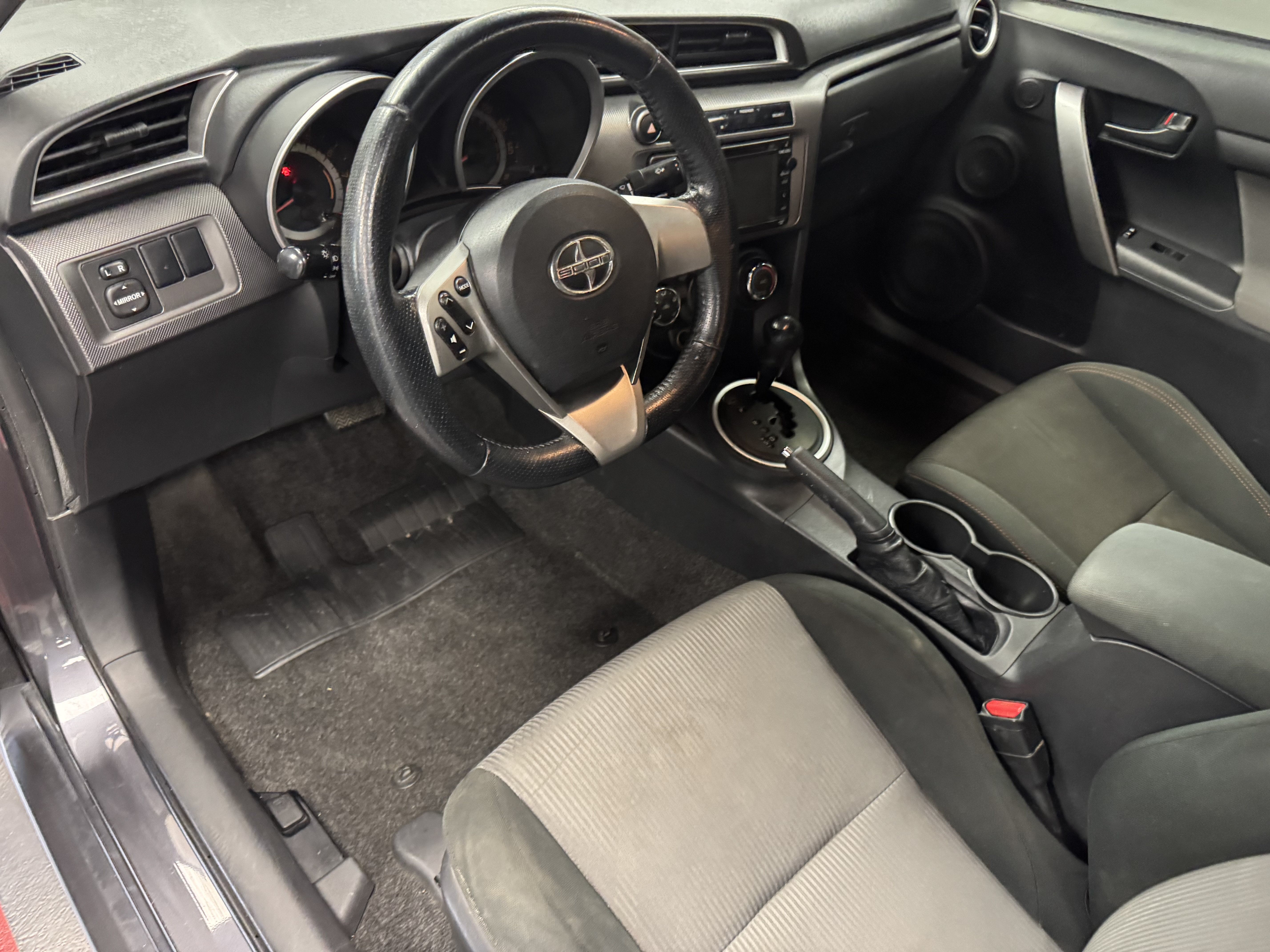 Used 2014 Scion tC FWD image 10