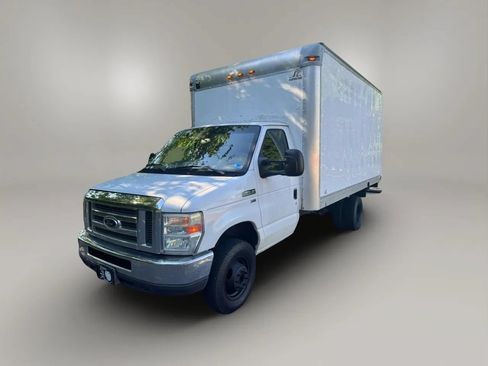 Used 2016 Ford E-350 and Econoline 350 Super Duty RWD image 4