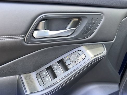 Certified 2024 Nissan Rogue SL w/ SL Premium Package FWD image 27