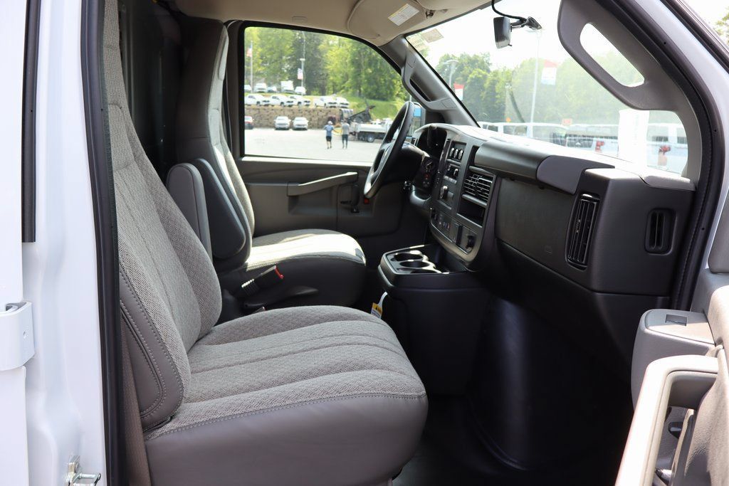 New 2025 Chevrolet Express 2500 w/ Driver Convenience Package RWD image 18