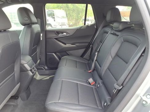 New 2026 Chevrolet Equinox LT w/ Convenience Package II FWD image 11