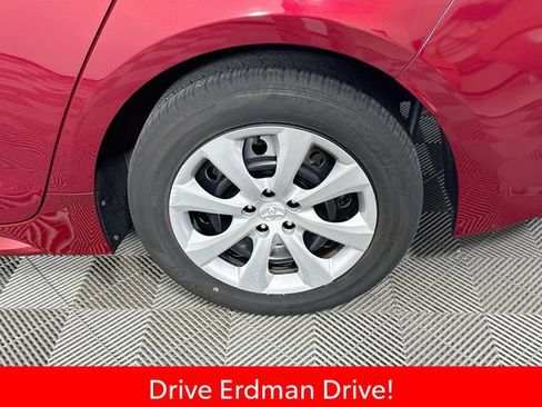 Used 2023 Toyota Corolla LE FWD image 4