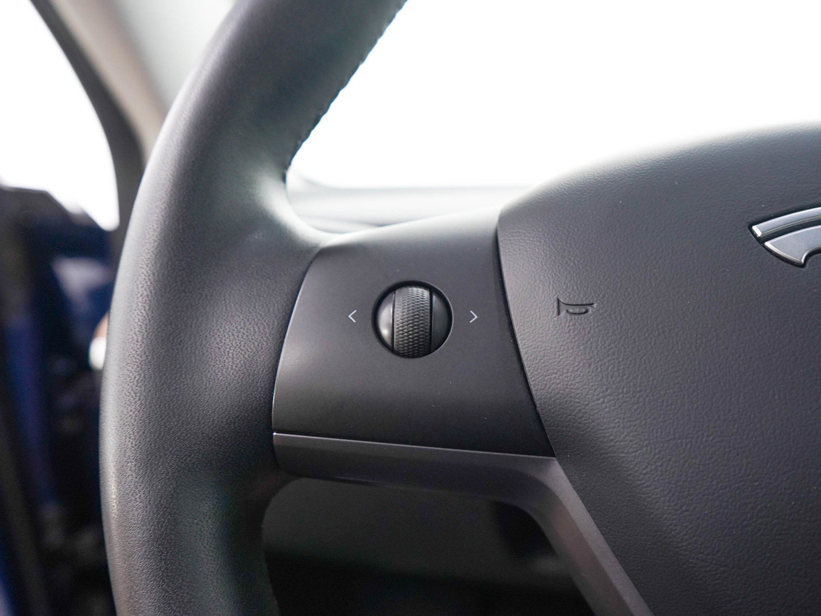 Used 2020 Tesla Model 3 Standard Range RWD image 22