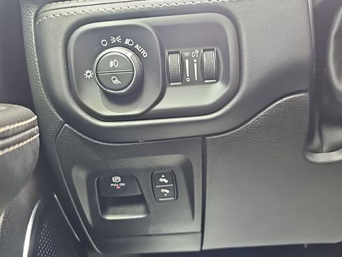 Used 2023 RAM 1500 Limited AWD/4WD image 23