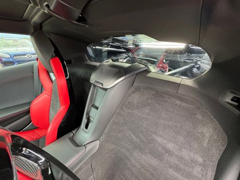 Used 2025 Chevrolet Corvette Stingray Preferred Cpe w/ Z51 Performance Package image 17