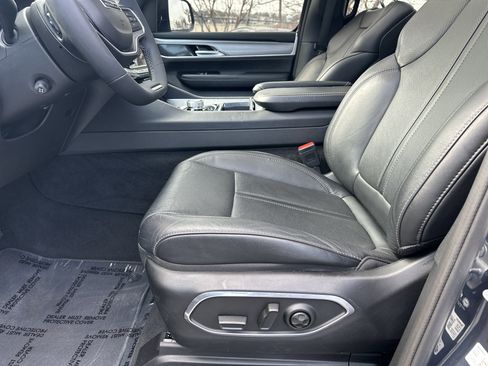 Used 2023 Jeep Wagoneer Series II image 11