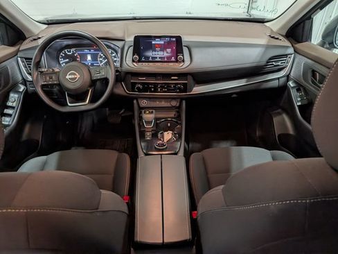Used 2023 Nissan Rogue S AWD/4WD image 10